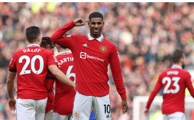 战神！恩佐数据：7次关键传球，5次对抗全成功，评分9.0全场最高.